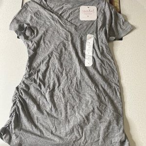 Isabel Maternity gray size small short sleeve v-neck top ruched sides 33123